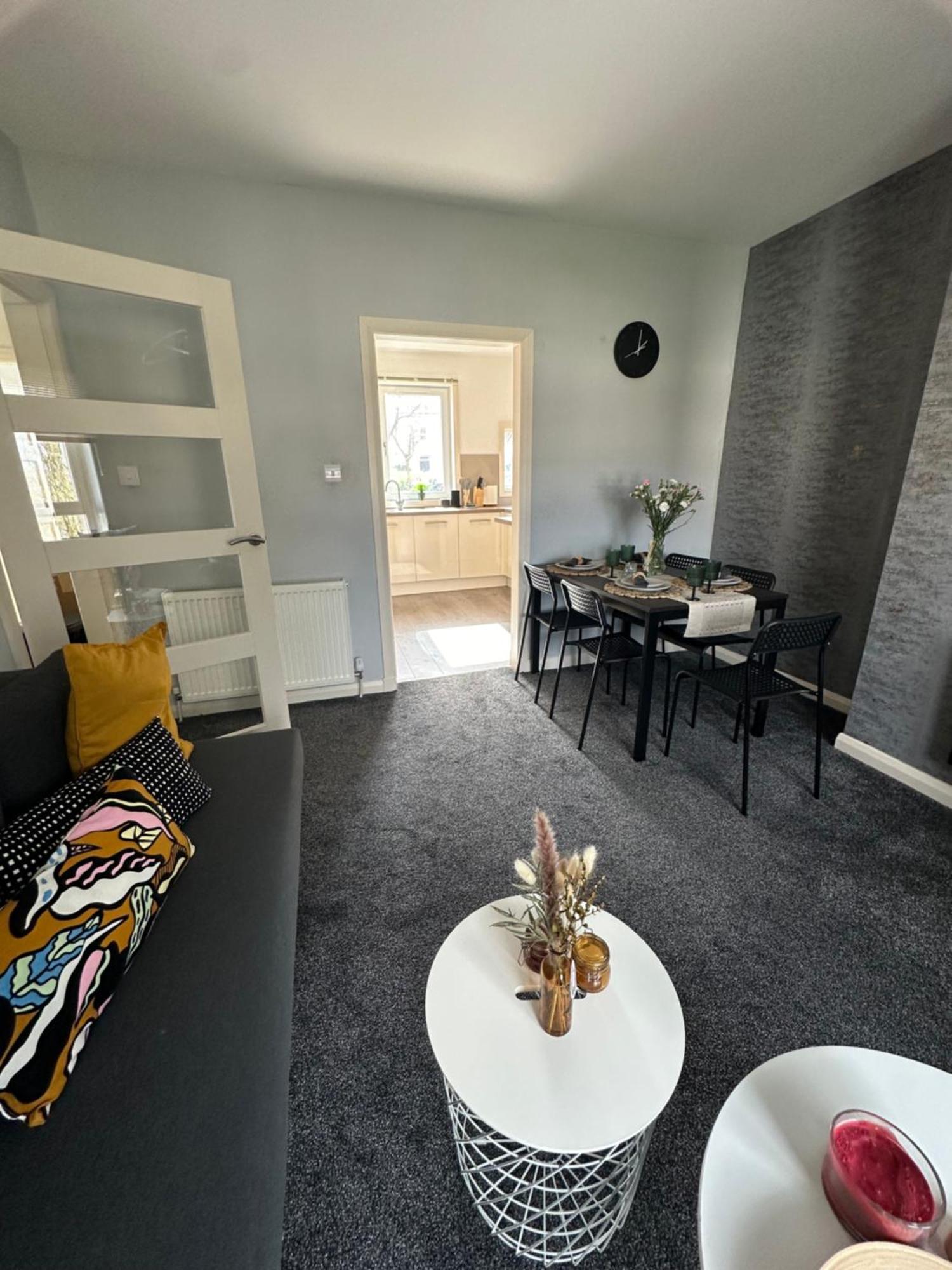 Glasgow Modern Style Home , Separate Entrance מראה חיצוני תמונה