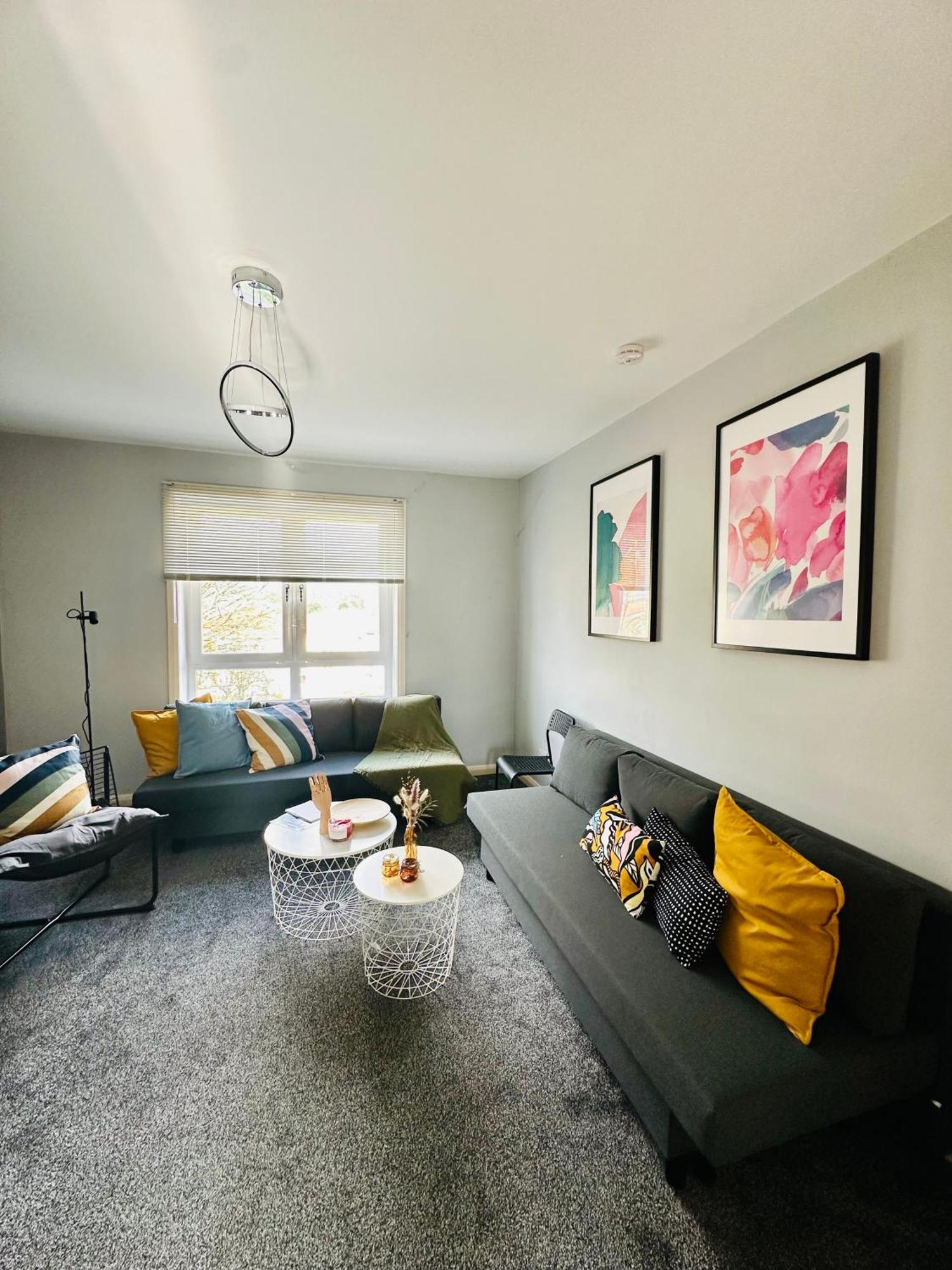 Glasgow Modern Style Home , Separate Entrance מראה חיצוני תמונה